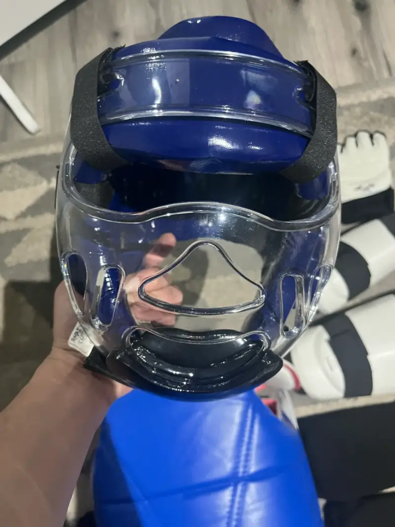 Equipo de protección para taekwondo con casco y peto - 4
