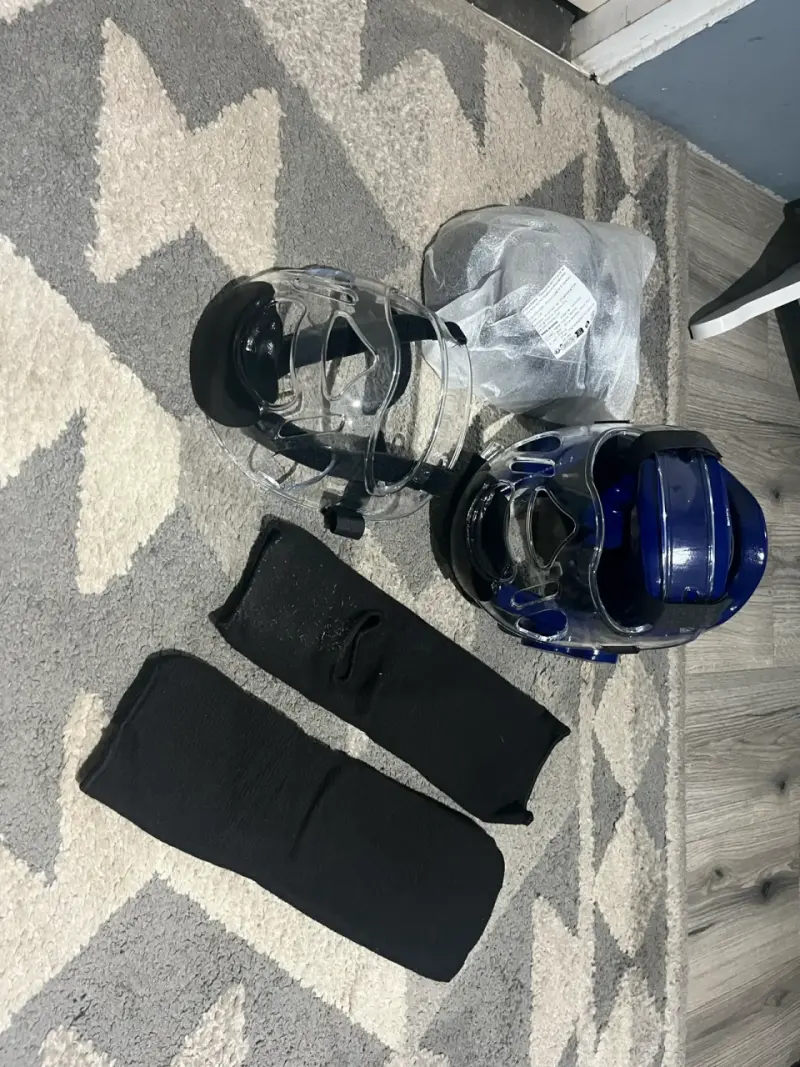 Equipo de protección para taekwondo con casco y peto - 6