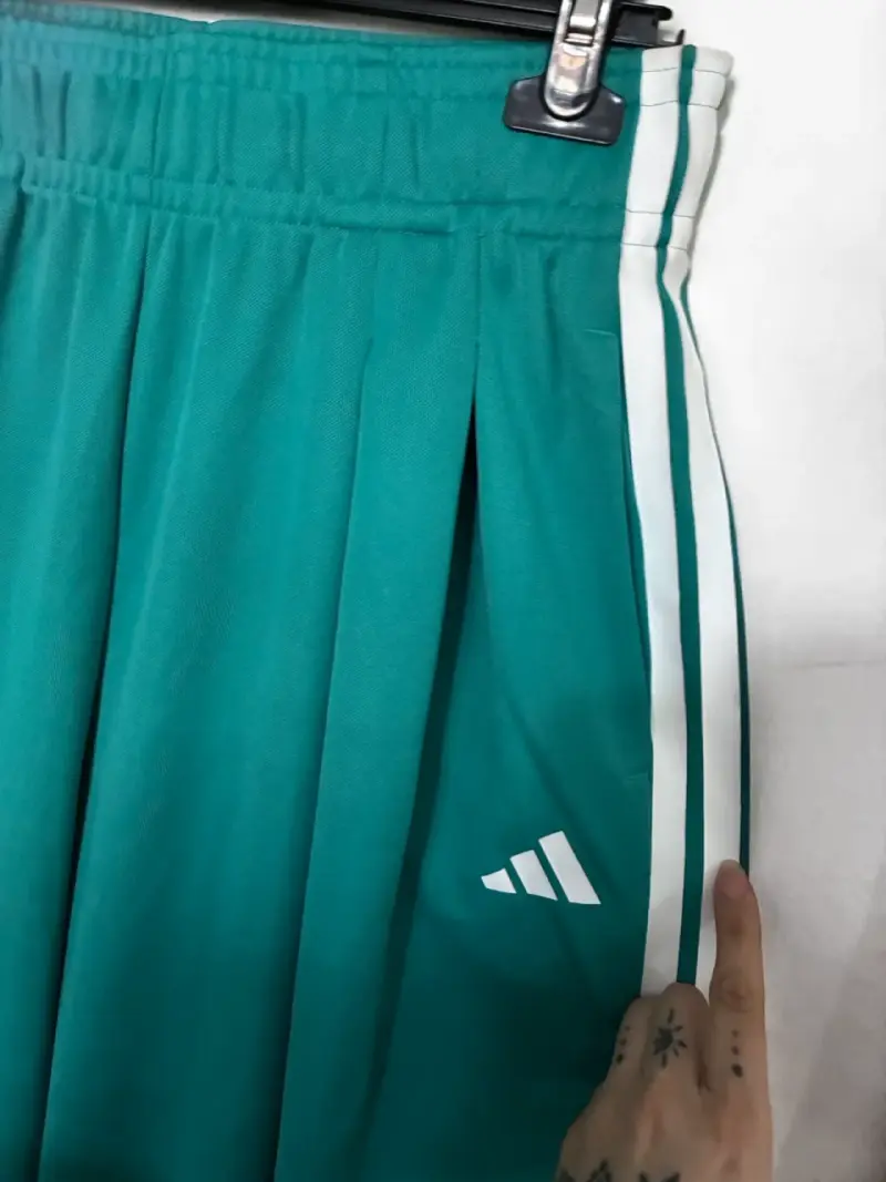 Pantalones deportivos anchos turquesa Adidas - 6