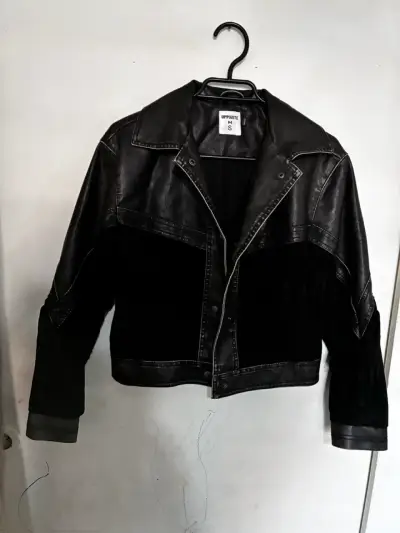 Chaqueta de cuero negra con flecos Opposite - miniatura 4