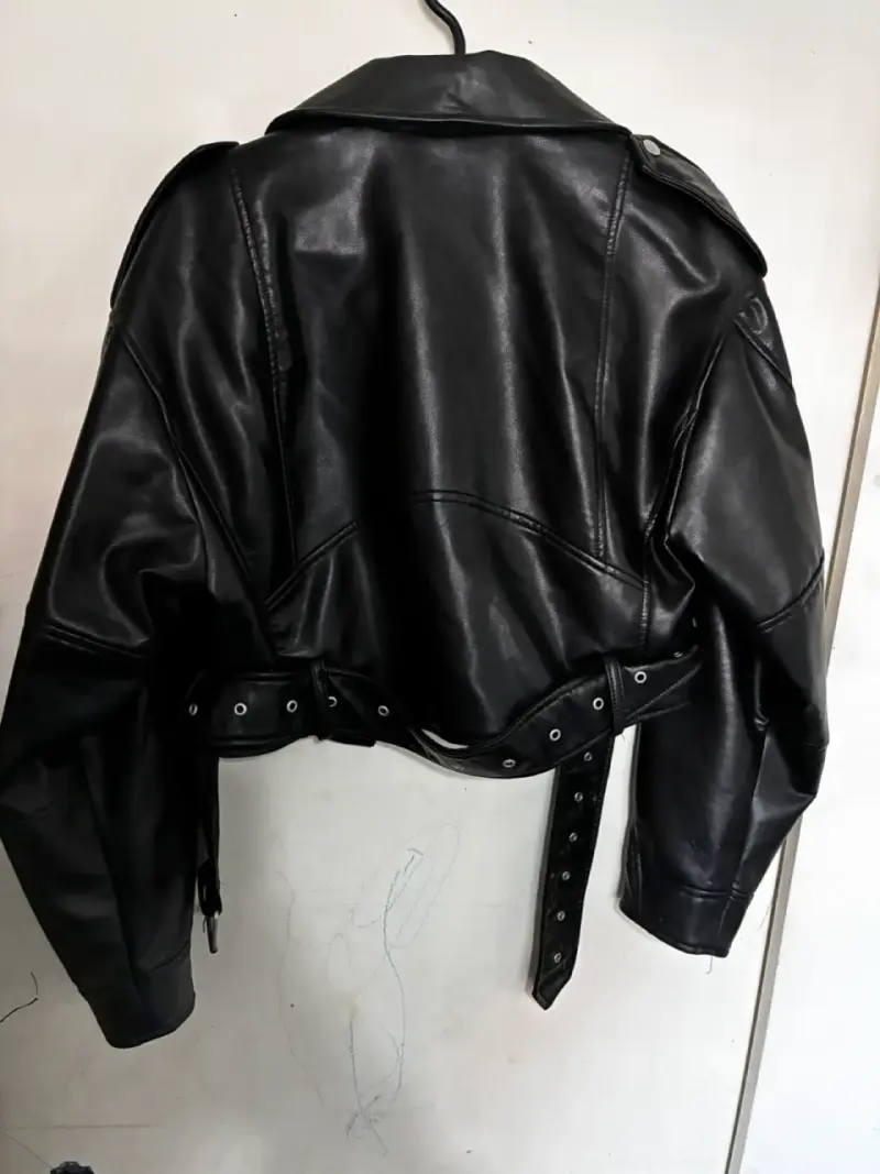 Chaqueta de cuero negra Zara estilo biker - 3