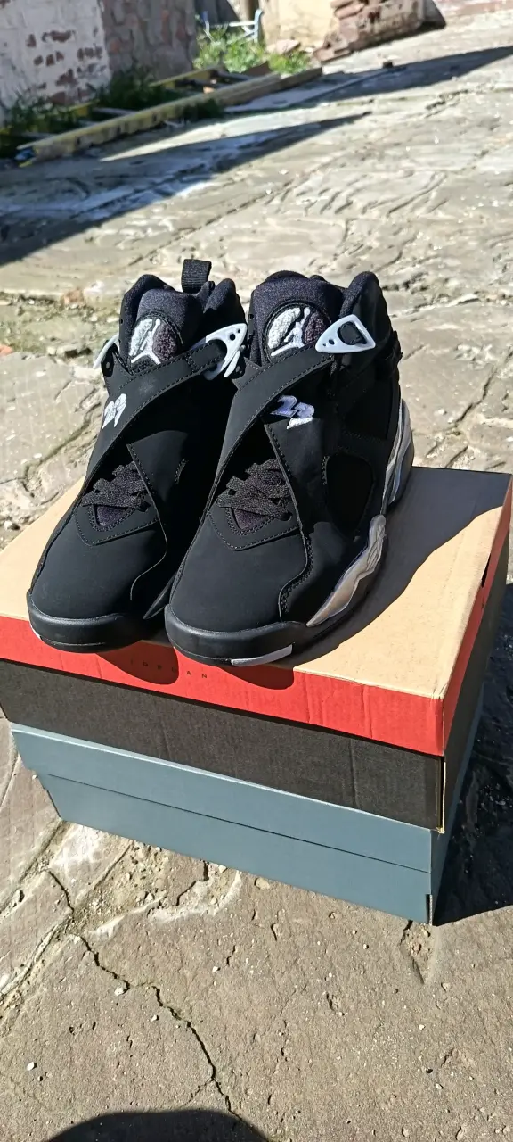 Zapatillas air Jordan 8 y New balance 9060 - 7