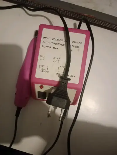 Torno de uñas - miniatura 1