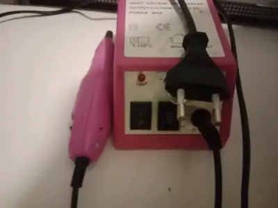 Torno de uñas - miniatura 2
