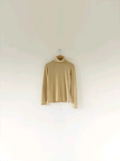 Polera cuello alto beige para mujer - miniatura 2