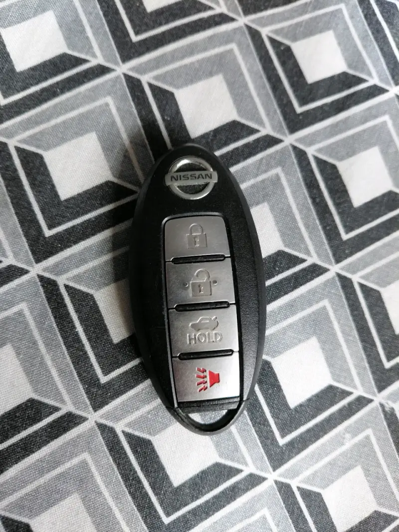 Llave inteligente Nissan con control remoto - 2