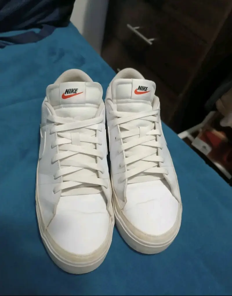 Zapatillas deportivas blancas Nike clásicas - 3