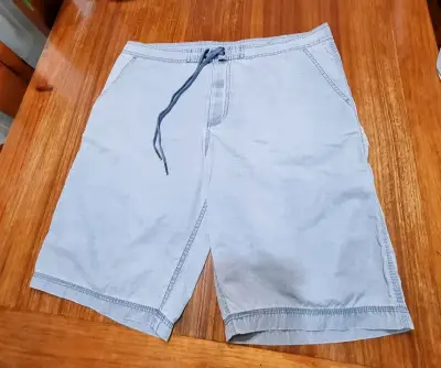 Shorts de hombre color azul claro - miniatura 1