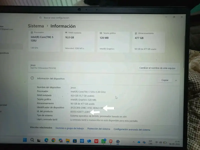 Laptop Dell con Windows 11 Pro - 9