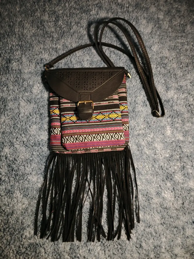 Carteras de distintos colores y diseños - 4