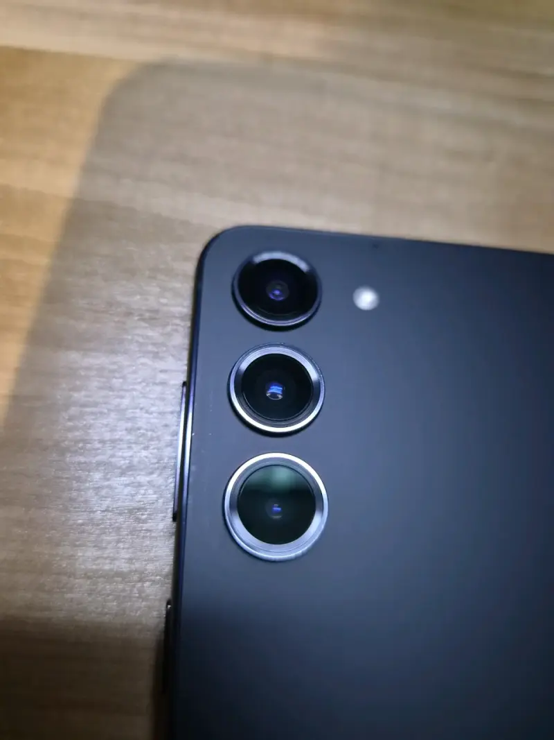 Samsung Galaxy S23 en buen estado con caja - 5