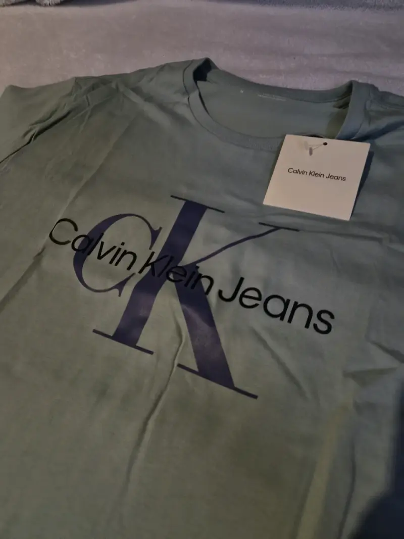 Polera Calvin Klein verde claro - 2