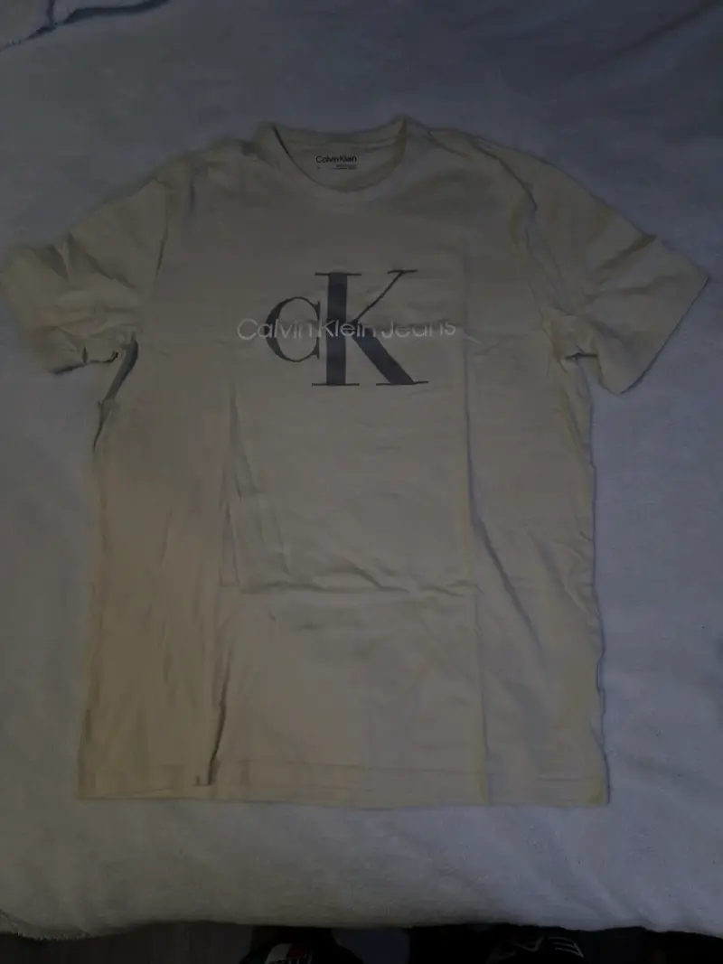 Polera Calvin Klein Jeans beige para hombre - 1