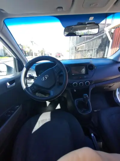 Hyundai Gran i10 sedan 2020 blanco - miniatura 4