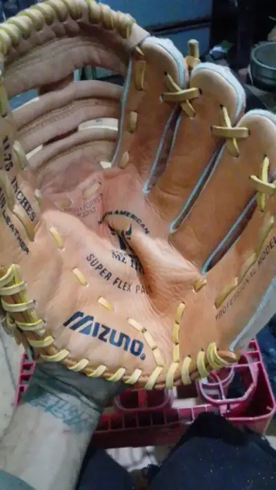 Guante de Béisbol Mizuno Profesional 11.75" - miniatura 1
