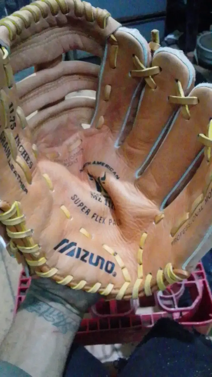 Guante de Béisbol Mizuno Profesional 11.75" - 2