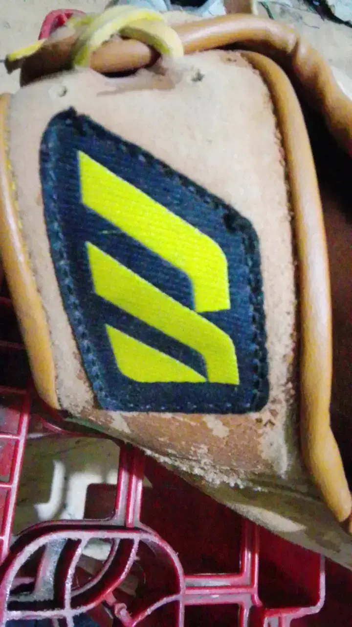 Guante de Béisbol Mizuno Profesional 11.75" - 4