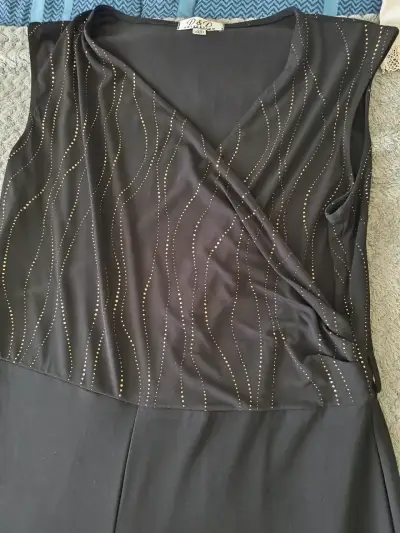 Enterito negro elegante con detalles brillantes - miniatura 2