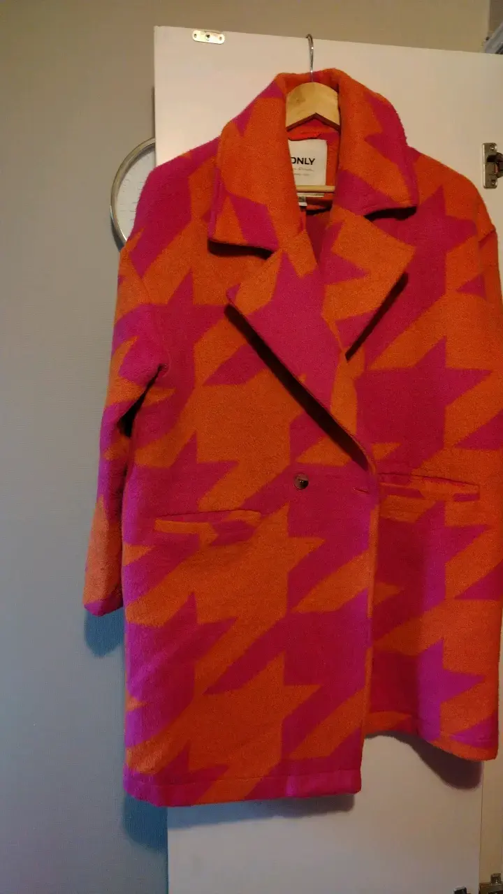 Abrigo de lana estampado naranja y fucsia Only - 2