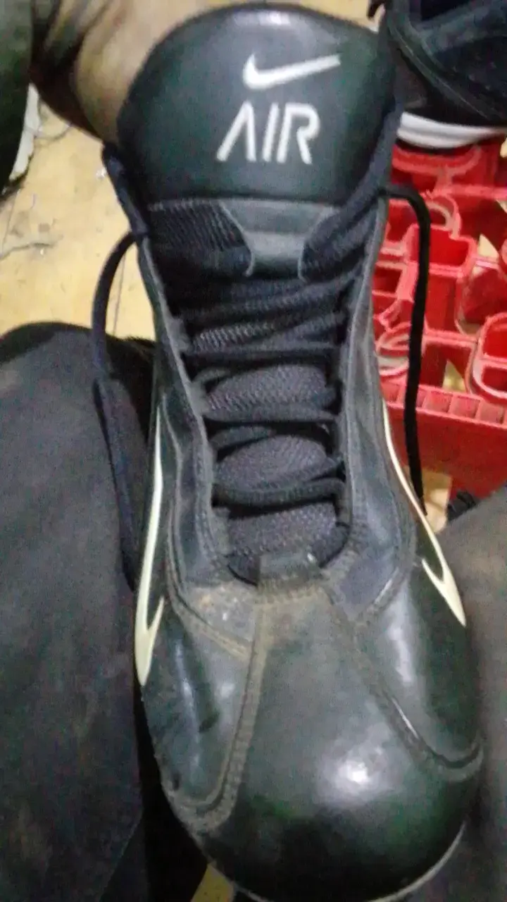 Botines de fútbol Nike Air negros con toperoles - 2