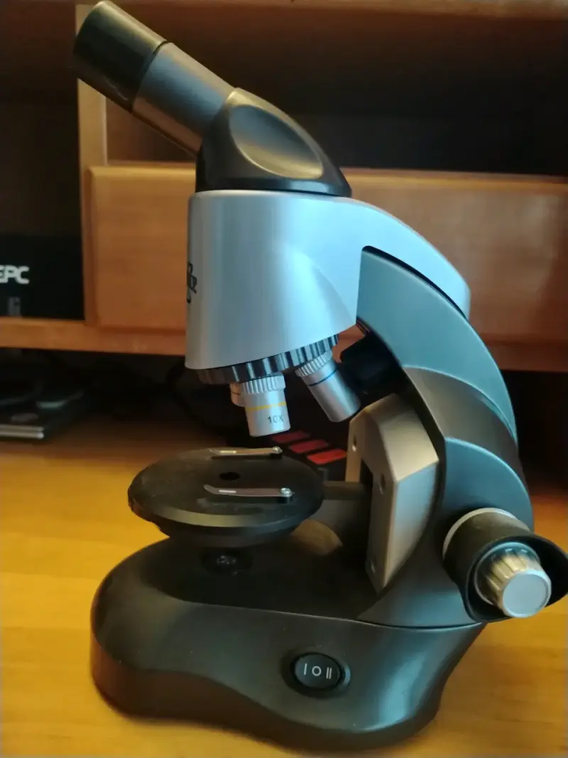 Microscopio Edu Science con accesorios - 2