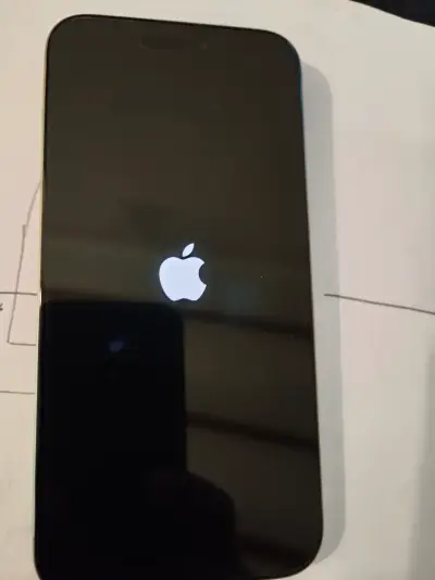 iPhone 15 Pro Max color Plata como nuevo - miniatura 1