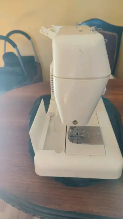 Máquina de Coser Singer Precisa con Pedal - miniatura 2