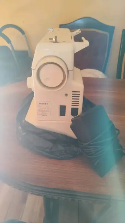 Máquina de Coser Singer Precisa con Pedal - miniatura 4