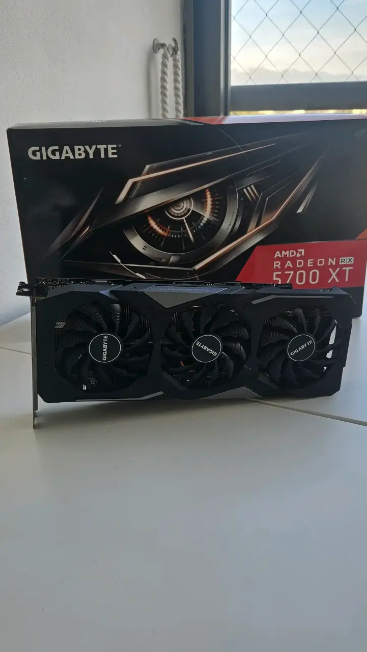 Tarjeta gráfica RX 5700 XT OC 8gb Gigabyte - 1