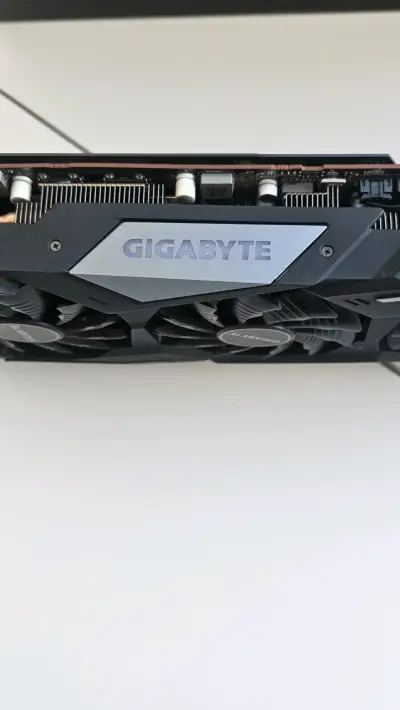 Tarjeta gráfica RX 5700 XT OC 8gb Gigabyte - miniatura 2