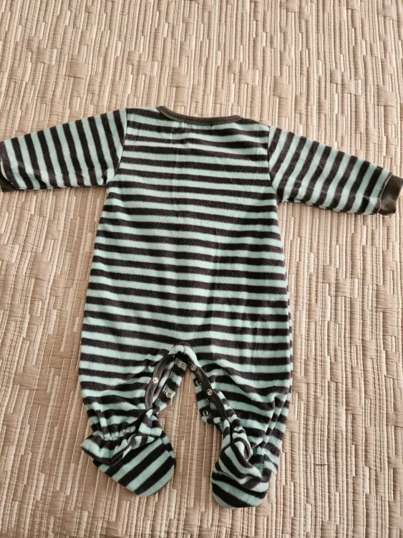 Pijama de bebé a rayas con diseño de perrito - 4