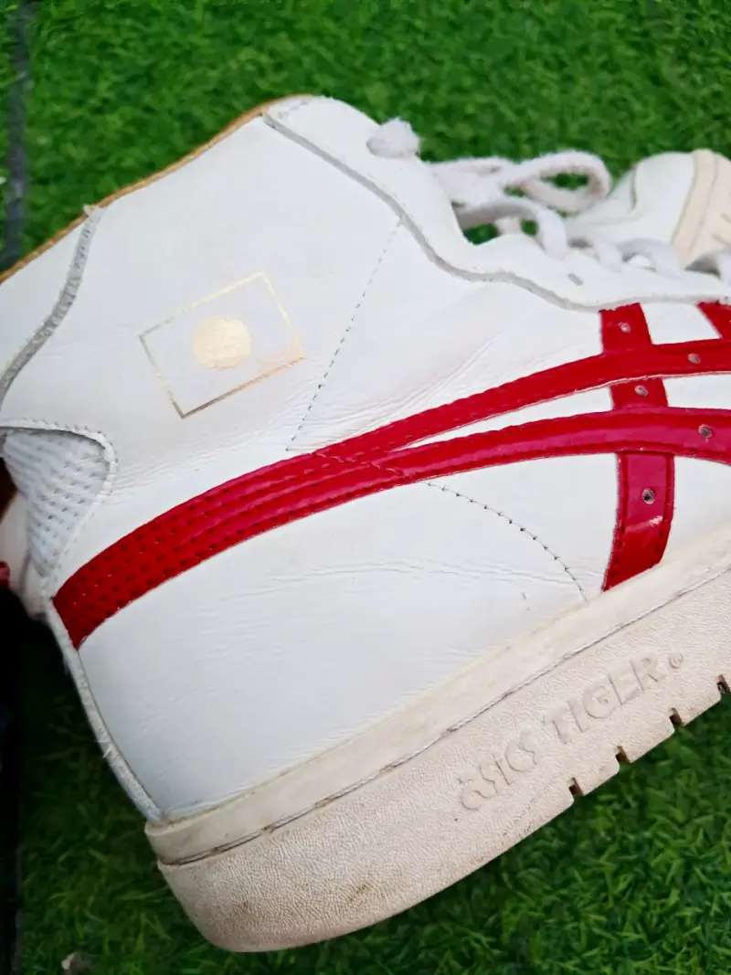 Zapatillas deportivas Asics blancas con detalles rojos - 6