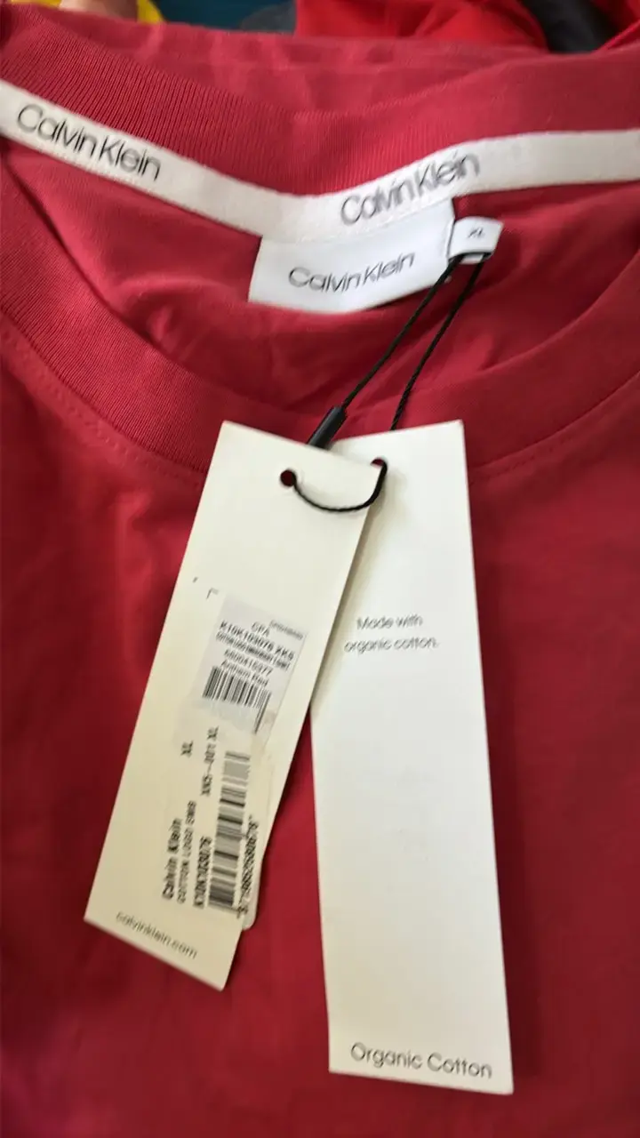 Polera Calvin Klein roja de algodón orgánico - 2