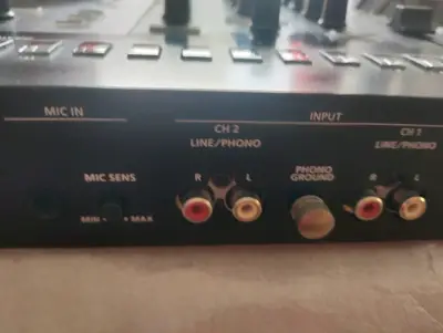 Controlador DJ Roland DJ-505 con Serato - miniatura 6