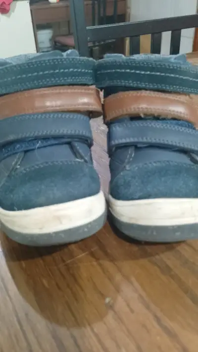 Zapatillas infantiles Hush Puppies azul y marrón - miniatura 1