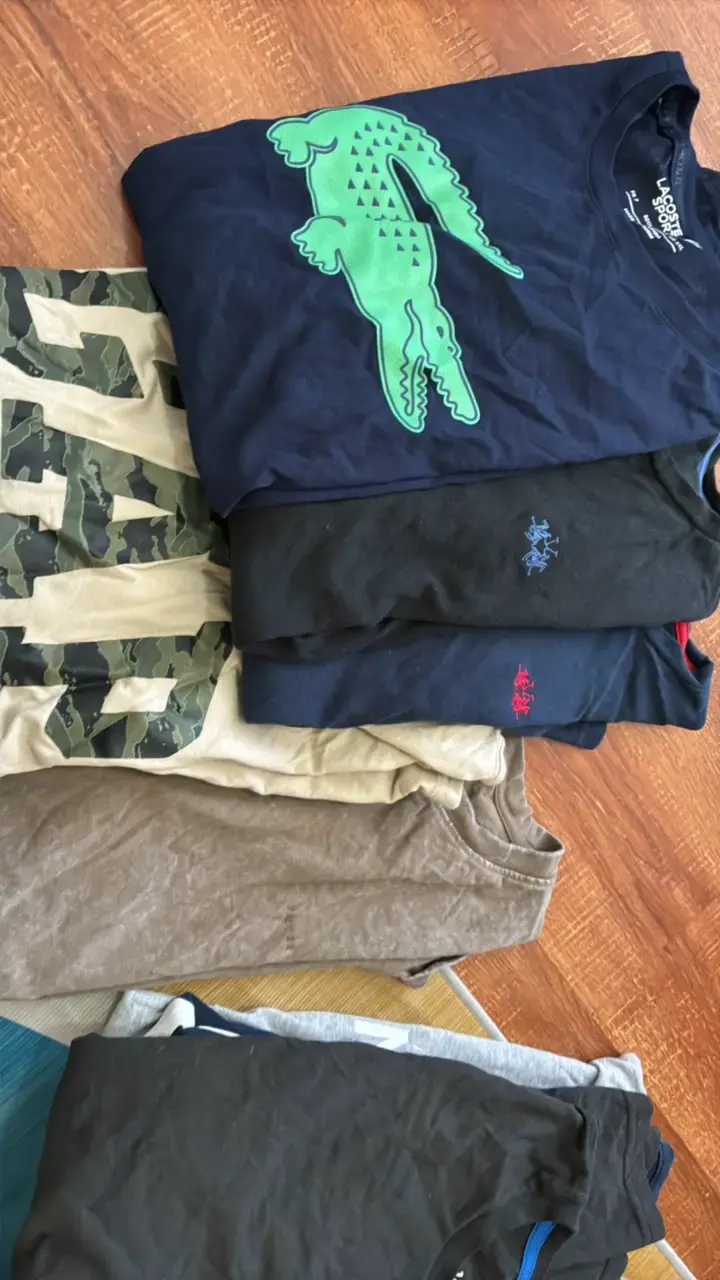 Lote de poleras Lacoste y La Martina para hombre - 1