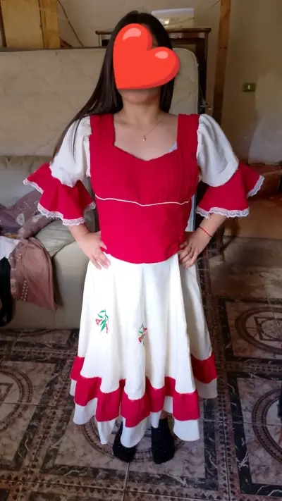 Vestido típico chileno rojo y blanco - miniatura 1