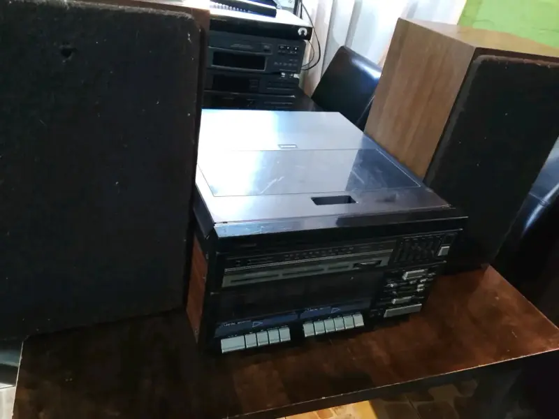 Sistema de audio Fisher MC-713 con parlantes sony - 1