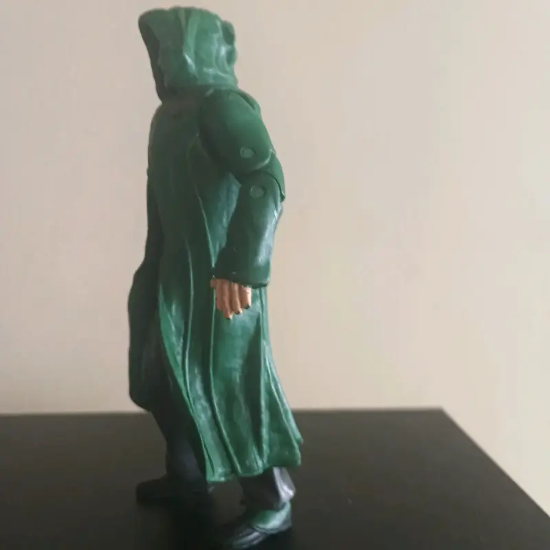 Figura de acción Doctor Doom con capa verde - 2