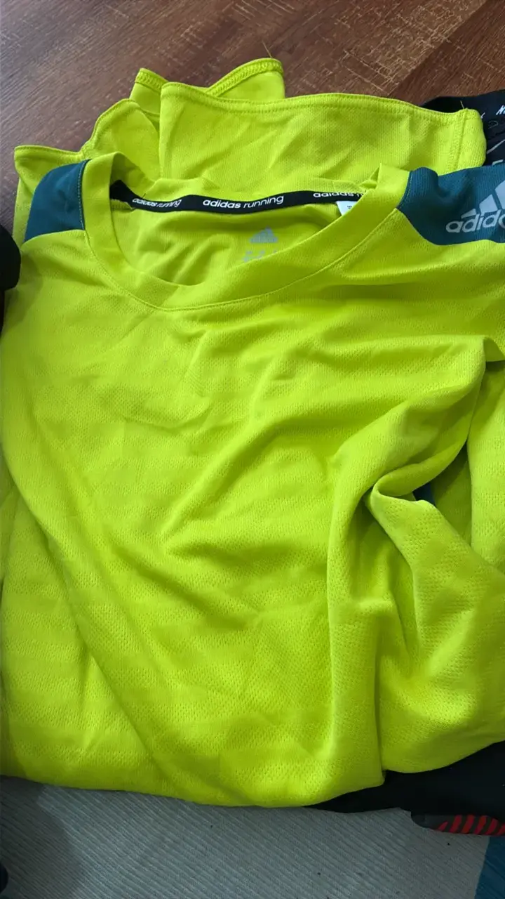 Lote de Poleras Nike, Adidas y New Balance - 4