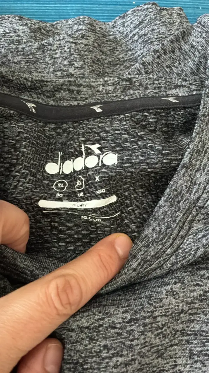 Poleras deportivas Nike y Diadora para hombre - 3