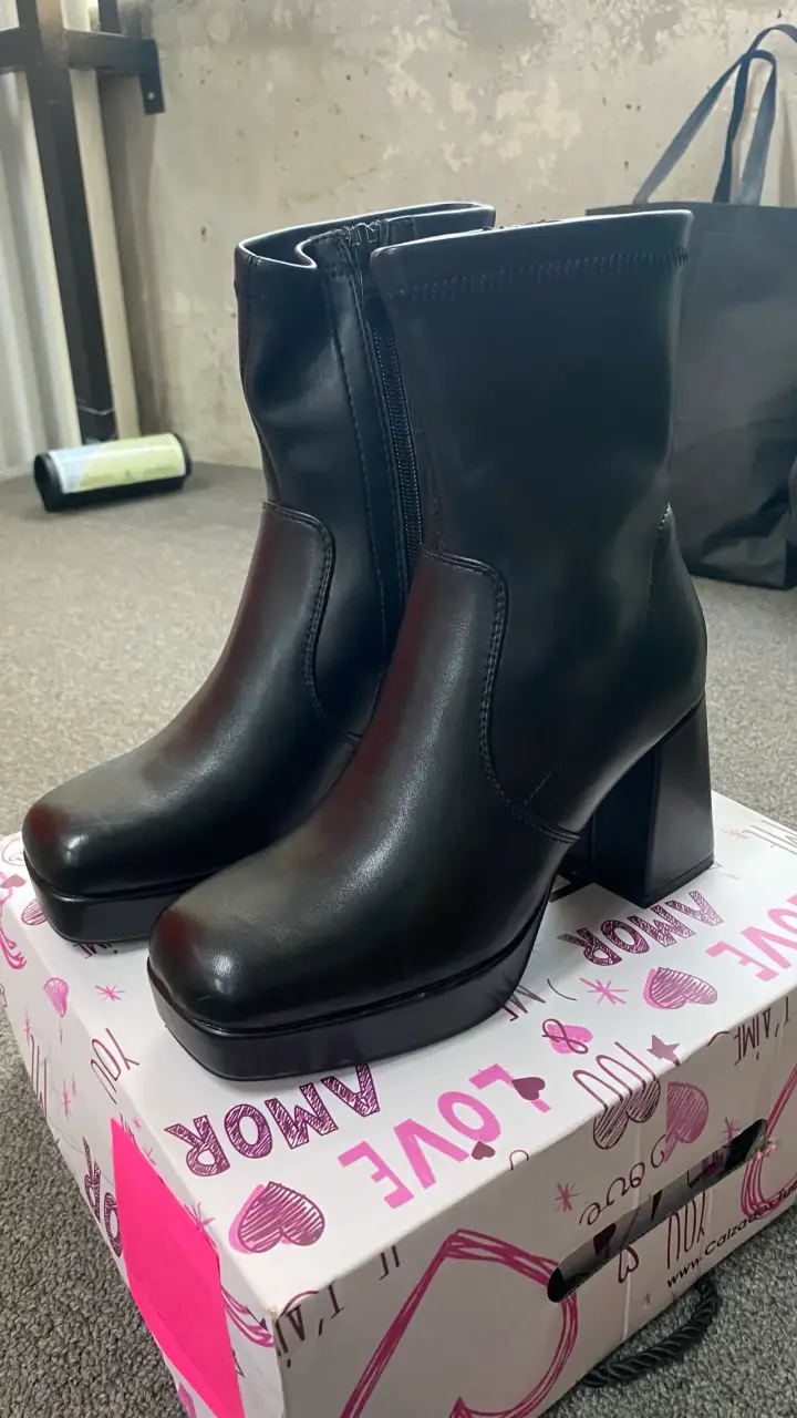 Botines de cuero sintético negros con tacón alto - 1