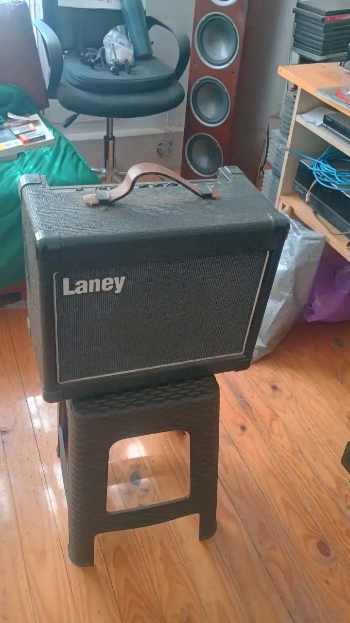 Amplificador de guitarra Laney Lg20r compacto - 1