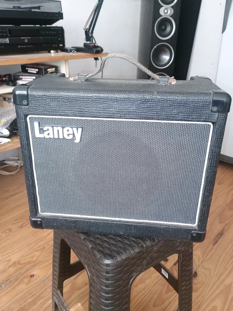 Amplificador de guitarra Laney Lg20r compacto - 2