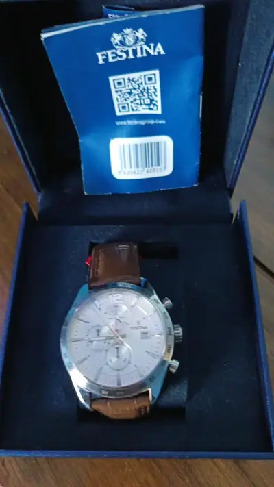 Reloj Festina cronógrafo con correa de cuero - miniatura 1