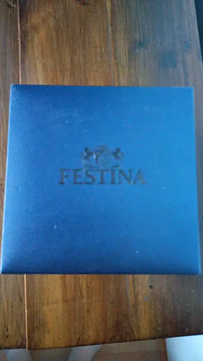 Reloj Festina cronógrafo con correa de cuero - miniatura 2