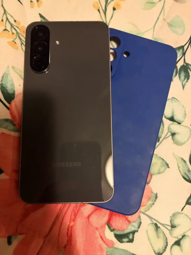 Samsung Galaxy A56 5G en buen estado - 3