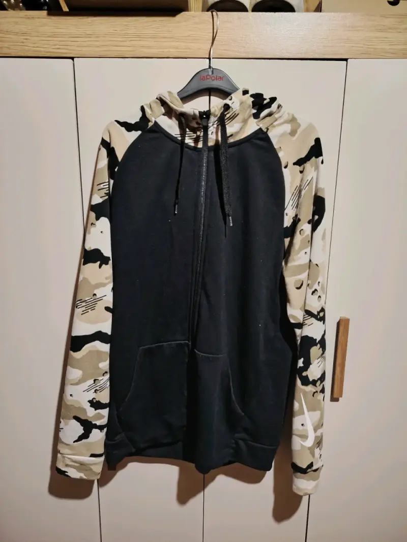 Polerón Nike Dri-Fit con Capucha Camuflado - 1