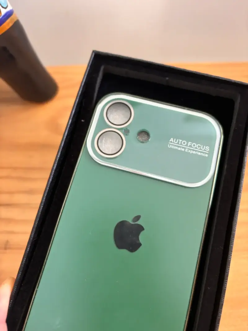 CARCASA iPhone 16 verde con caja - 1