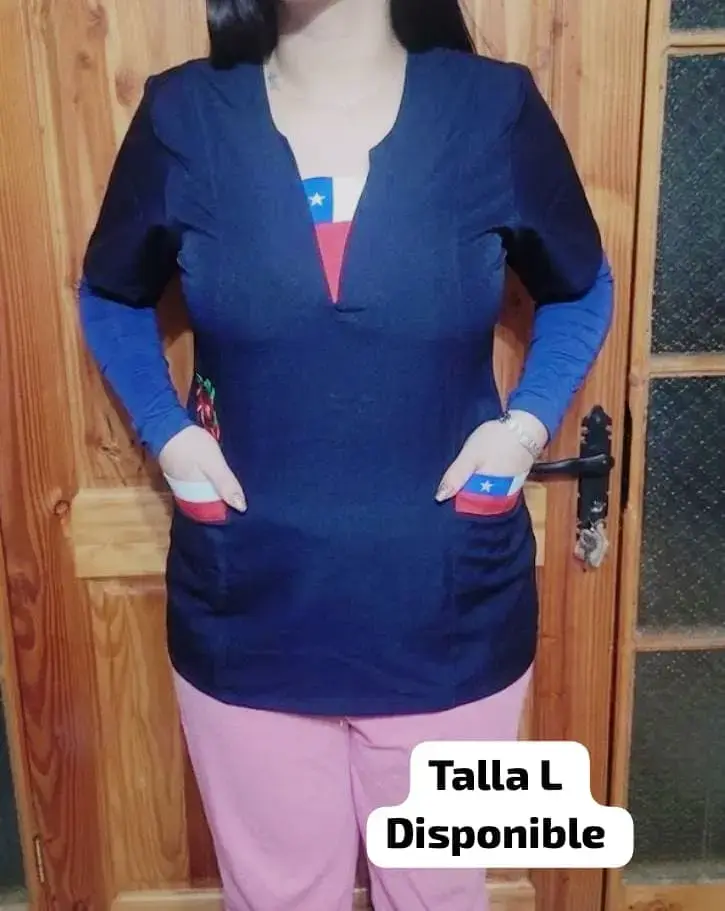 Polera de mujer con diseño de bandera chilena